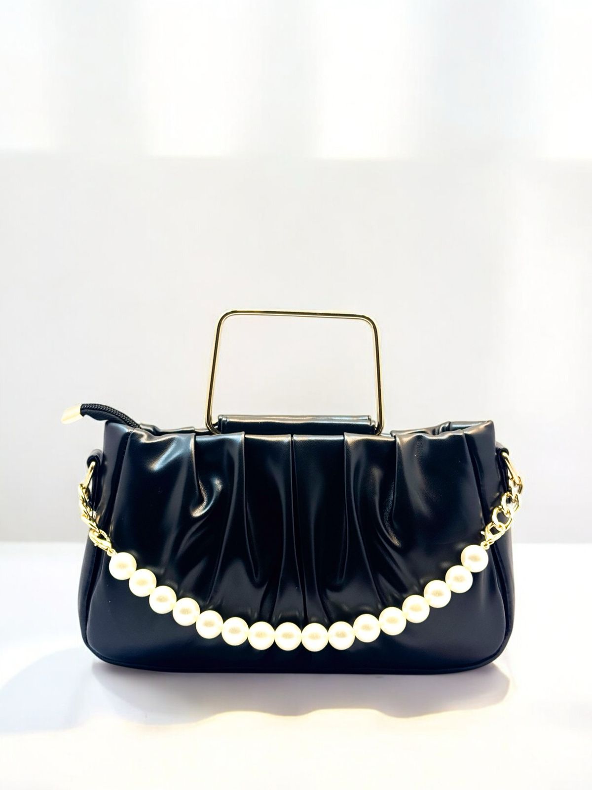 Laxuria Chunat Bag.(black)