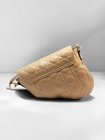 Laxuria Dior.(beige)